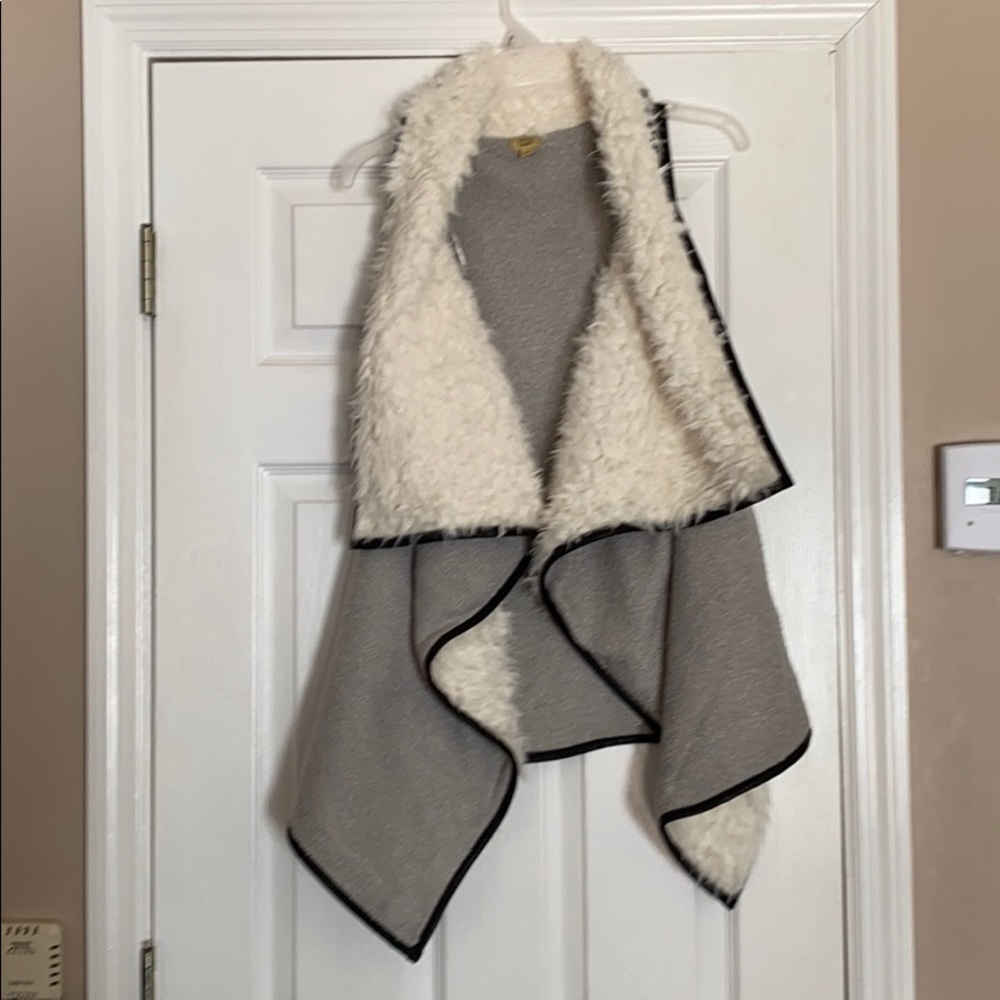 Super cute vest!